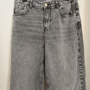 Zara Women's Grey Washed High Rise, Wide Leg Denim Jeans. Size 8